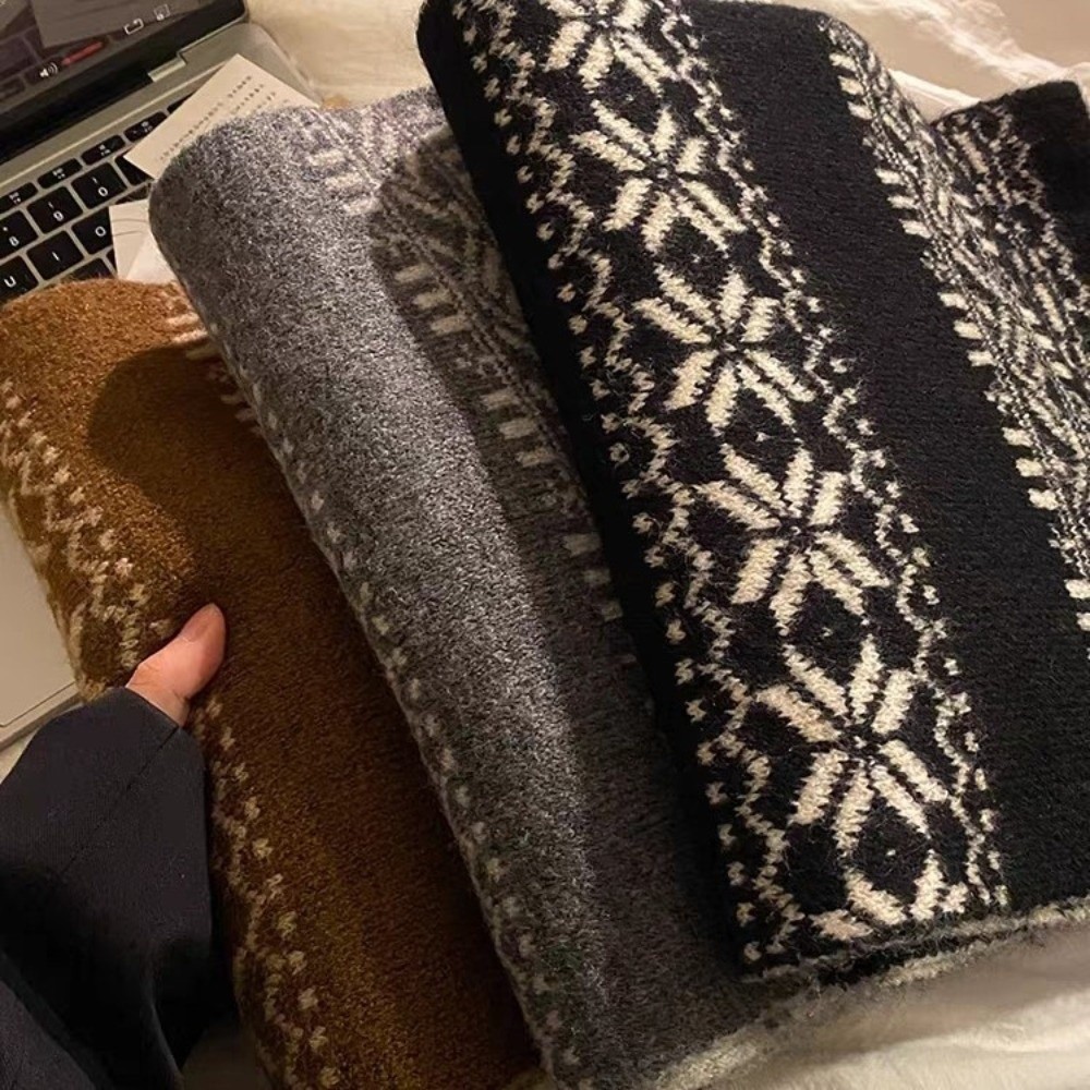Knitted Fabric Christmas Scarf - Women'S Korean Accessories 评论和价格