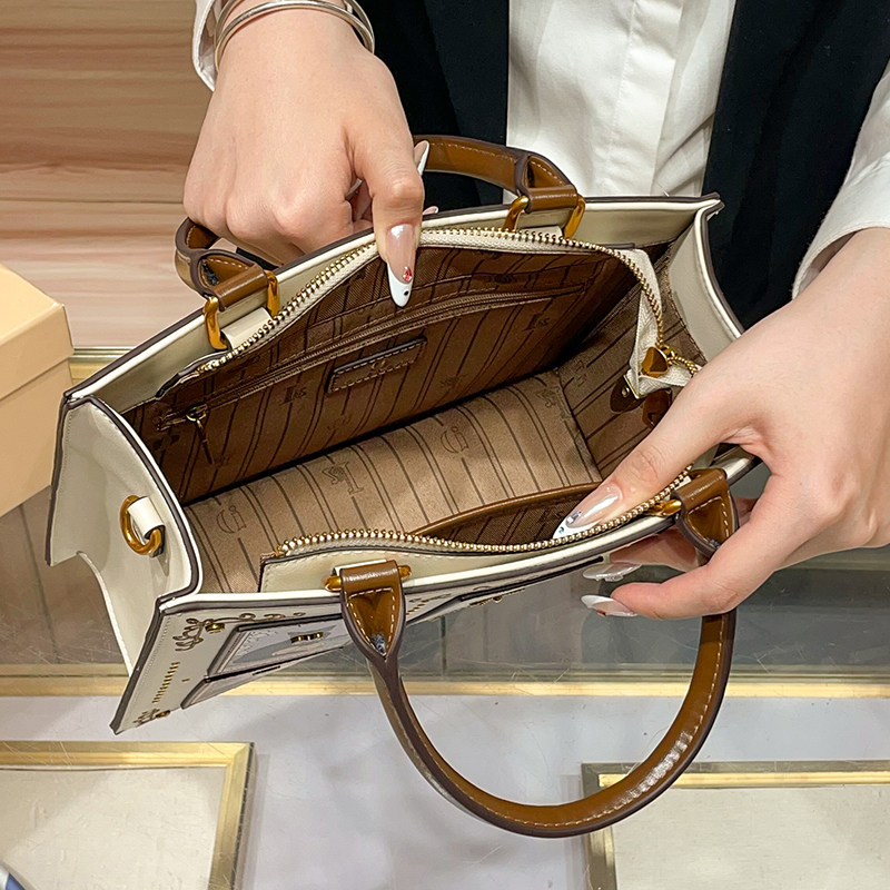 2026 New Hong Kong Genuine Lea - Women'S Accessories Purse 评论和价格