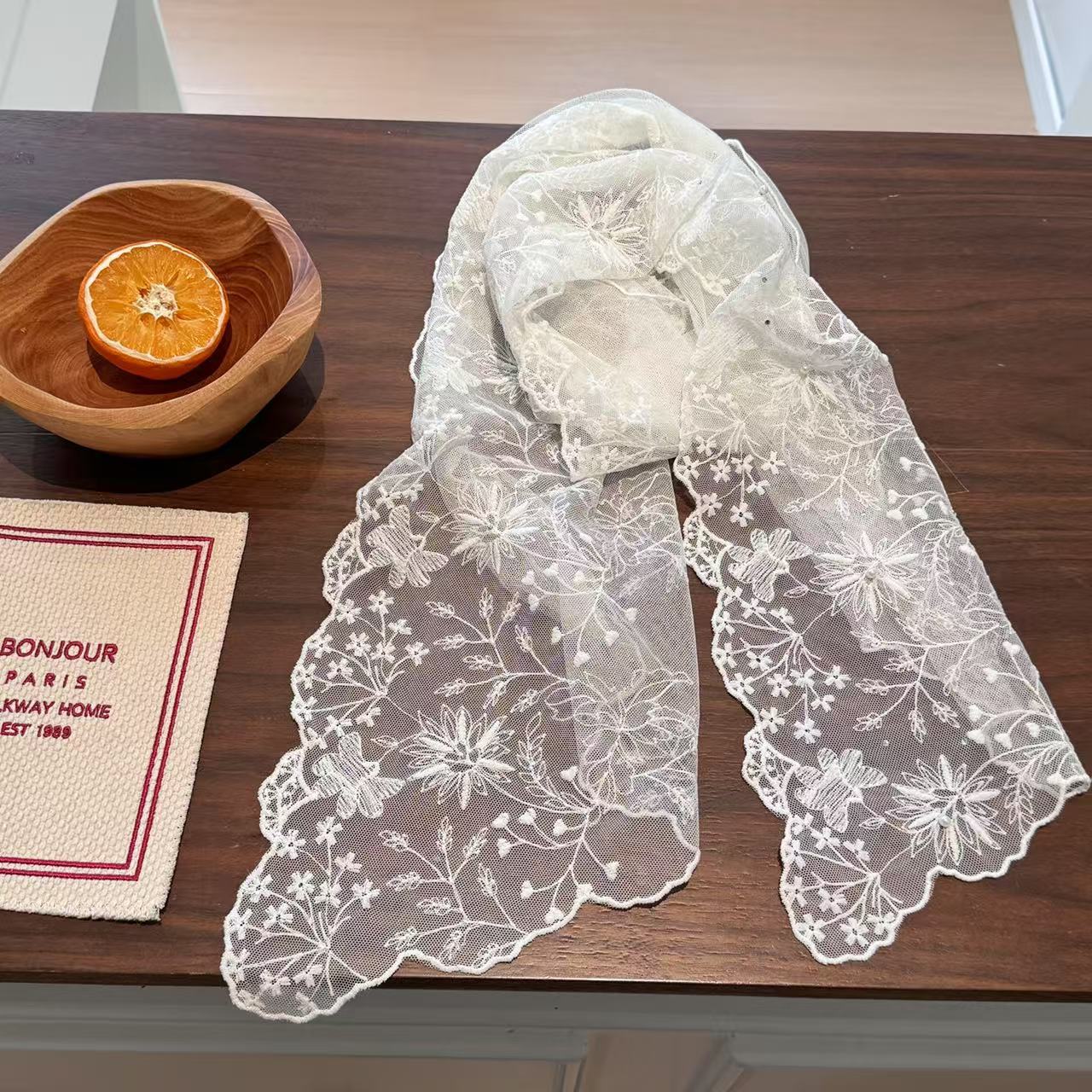 Elegant Pearl Lace Long Scarf  - Women'S Korean Accessories 评论和价格