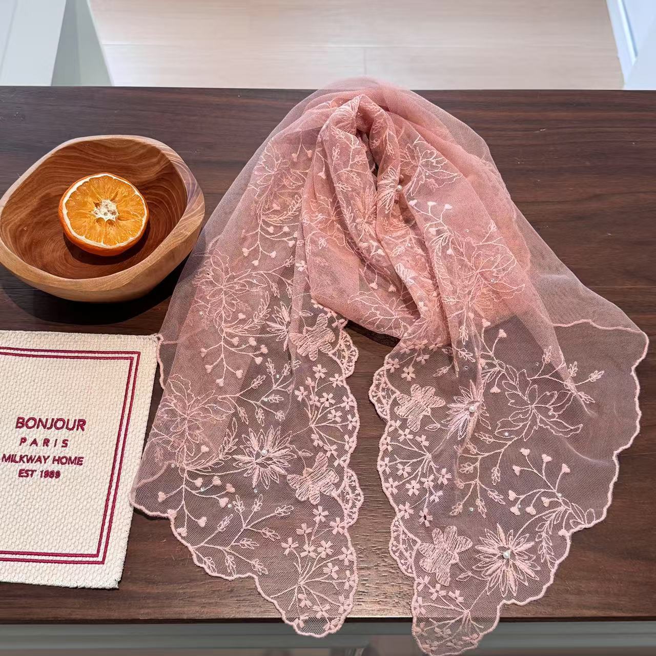 Elegant Pearl Lace Long Scarf  - Women'S Korean Accessories 评论和价格